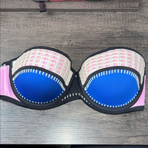 Victoria’s Secret Women’s Size 34D The Flirt Bandeau Bikini Swim Top - Picture 1 of 4
